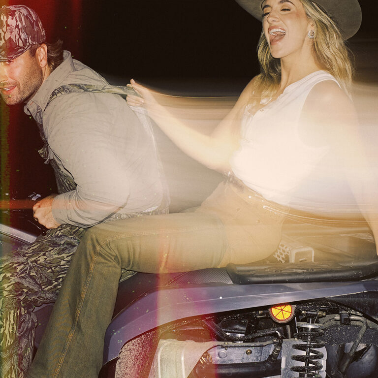 Lainey Wilson Kinda Love It single artwork